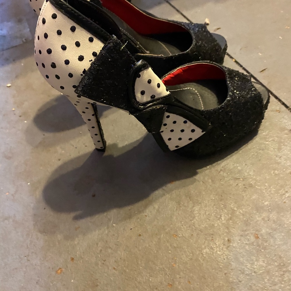 High heels - Picture 3 of 3